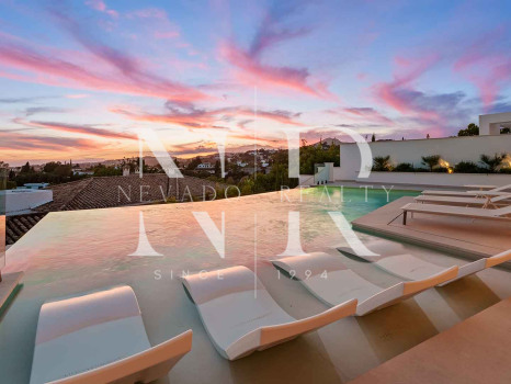 Newly built villa in La Quinta with panoramic sea views for sale