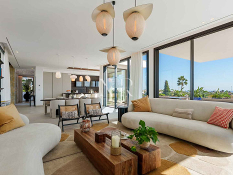 Newly built villa in La Quinta with panoramic sea views for sale