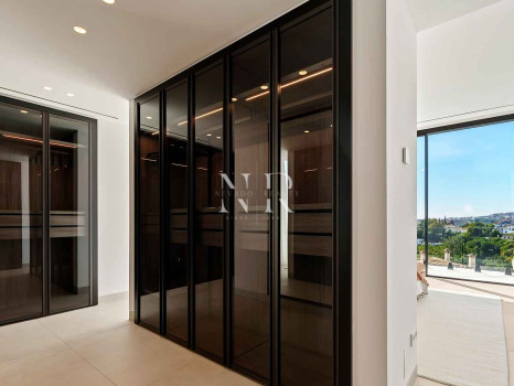 Newly built villa in La Quinta with panoramic sea views for sale