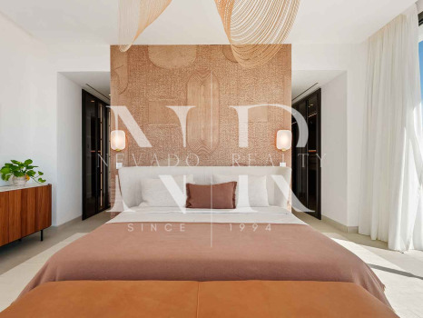 Newly built villa in La Quinta with panoramic sea views for sale