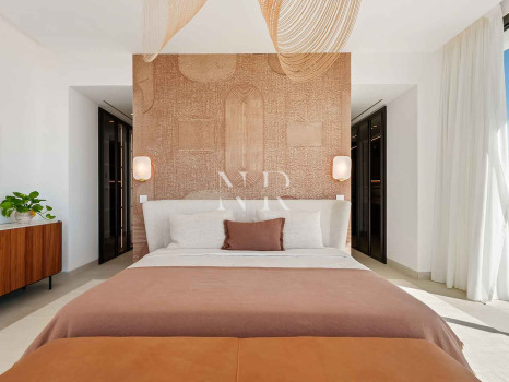 Newly built villa in La Quinta with panoramic sea views for sale