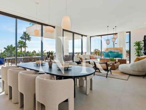 Newly built villa in La Quinta with panoramic sea views for sale