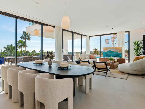 Newly built villa in La Quinta with panoramic sea views for sale