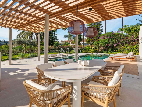 Villa en El Herrojo con vistas panorámicas al mar en venta