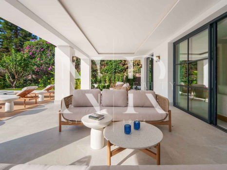 Villa en El Herrojo con vistas panorámicas al mar en venta