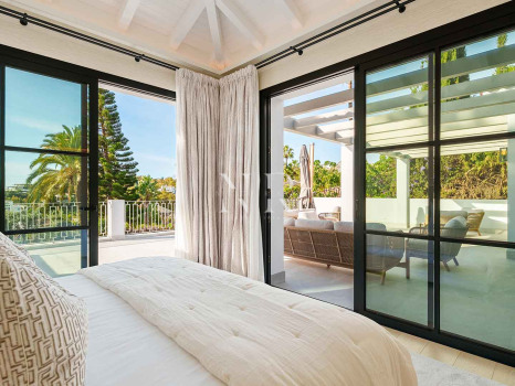 Villa en El Herrojo con vistas panorámicas al mar en venta