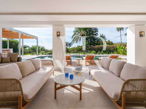 Villa en El Herrojo con vistas panorámicas al mar en venta