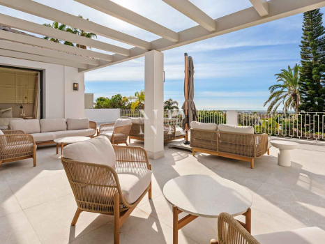 Villa en El Herrojo con vistas panorámicas al mar en venta