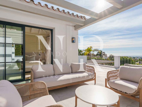 Villa en El Herrojo con vistas panorámicas al mar en venta