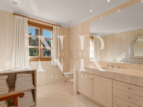 Villa en Nueva Andalucía en venta