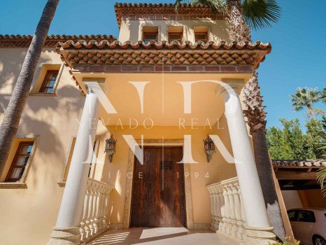 Villa en Nueva Andalucía en venta