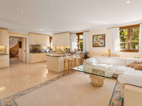 Villa for sale in Nueva Andalucía