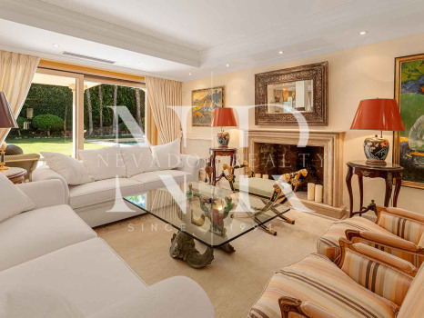 Villa en Nueva Andalucía en venta