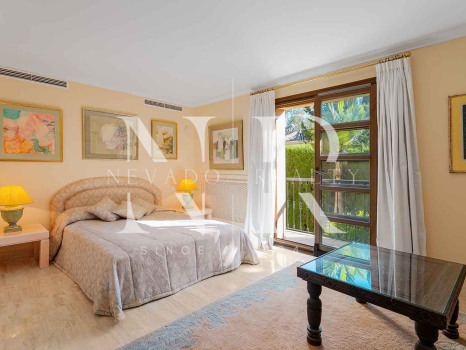 Villa en Nueva Andalucía en venta