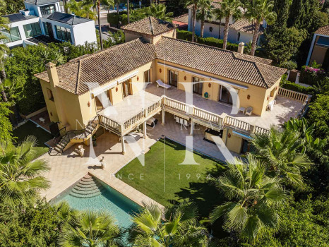 Villa en Nueva Andalucía en venta