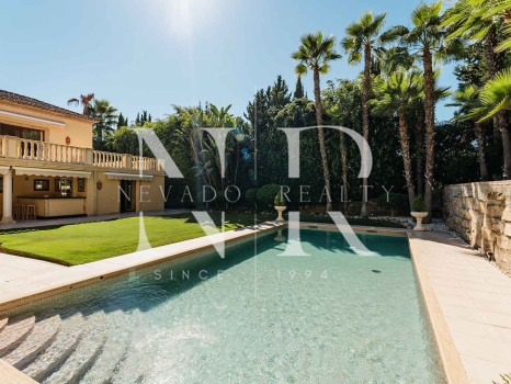 Villa en Nueva Andalucía en venta