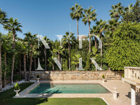 Villa en Nueva Andalucía en venta