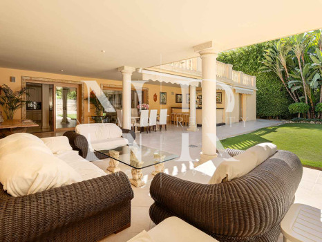 Villa en Nueva Andalucía en venta