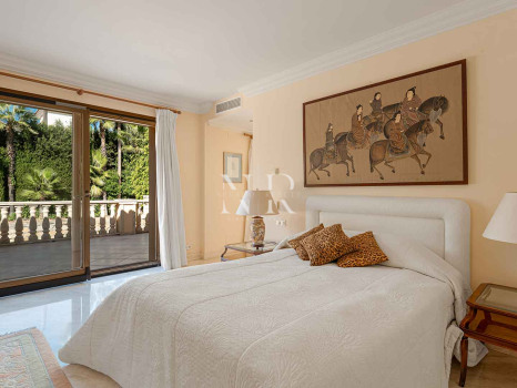Villa for sale in Nueva Andalucía