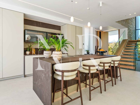 Newly built villa in La Quinta with sea views for sale