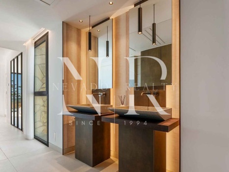 Newly built villa in La Quinta with sea views for sale