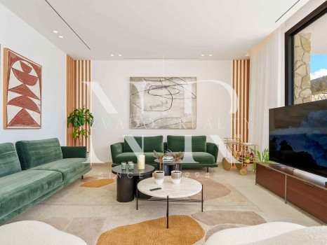 Newly built villa in La Quinta with sea views for sale