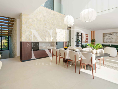 Newly built villa in La Quinta with sea views for sale