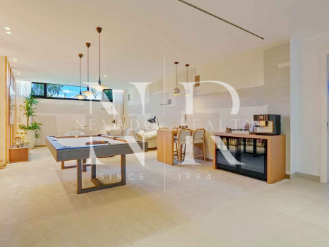 Newly built villa in La Quinta with sea views for sale