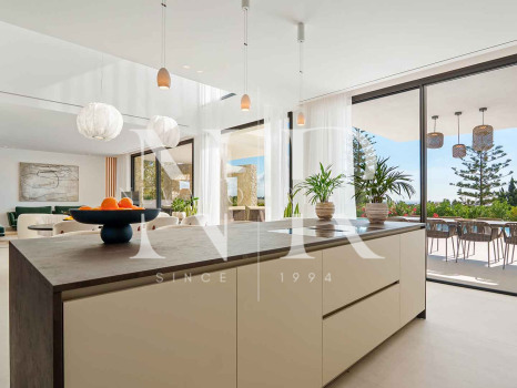 Newly built villa in La Quinta with sea views for sale