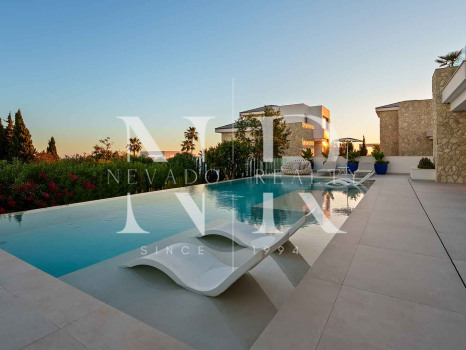 Newly built villa in La Quinta with sea views for sale
