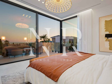 Newly built villa in La Quinta with sea views for sale