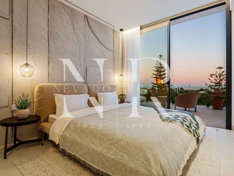 Newly built villa in La Quinta with sea views for sale