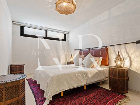 Villa contemporánea con vistas panorámicas en Nueva Andalucía en venta