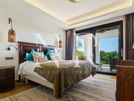 Villa contemporánea con vistas panorámicas en Nueva Andalucía en venta