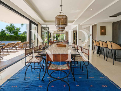 Villa contemporánea con vistas panorámicas en Nueva Andalucía en venta