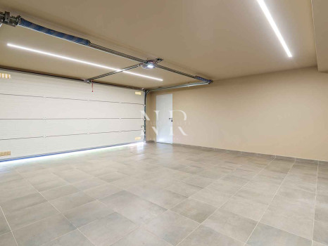 Villa contemporaine avec vue panoramique à Nueva Andalucía à vendre