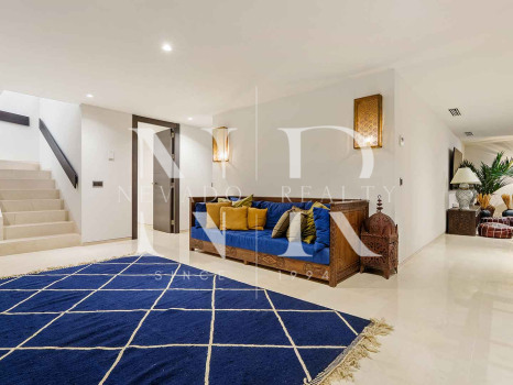 Villa contemporánea con vistas panorámicas en Nueva Andalucía en venta