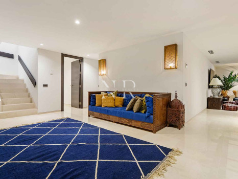 Villa contemporaine avec vue panoramique à Nueva Andalucía à vendre