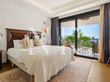 Villa contemporánea con vistas panorámicas en Nueva Andalucía en venta