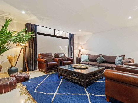 Villa contemporaine avec vue panoramique à Nueva Andalucía à vendre
