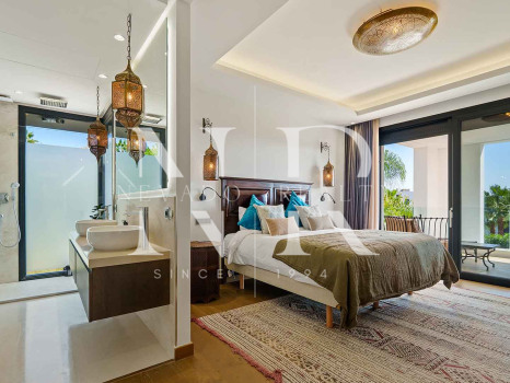 Villa contemporánea con vistas panorámicas en Nueva Andalucía en venta