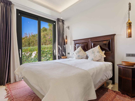 Villa contemporaine avec vue panoramique à Nueva Andalucía à vendre