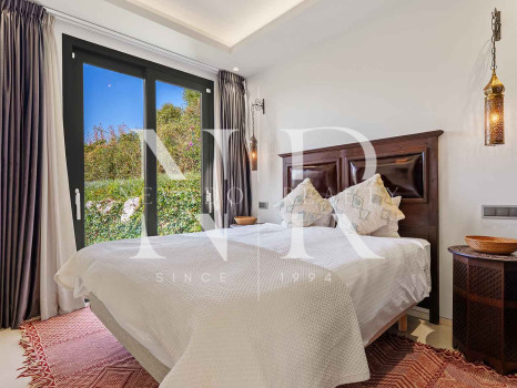 Villa contemporánea con vistas panorámicas en Nueva Andalucía en venta