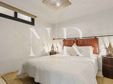 Villa contemporánea con vistas panorámicas en Nueva Andalucía en venta