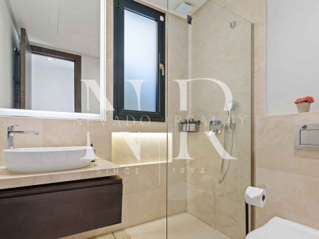 Villa contemporánea con vistas panorámicas en Nueva Andalucía en venta