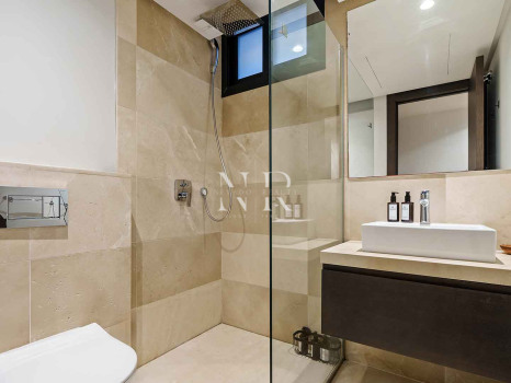Villa contemporaine avec vue panoramique à Nueva Andalucía à vendre
