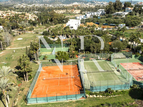Villa à vendre près du terrain de golf à Estepona