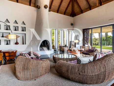 Villa à vendre près du terrain de golf à Estepona