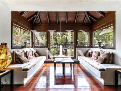 Villa à vendre près du terrain de golf à Estepona