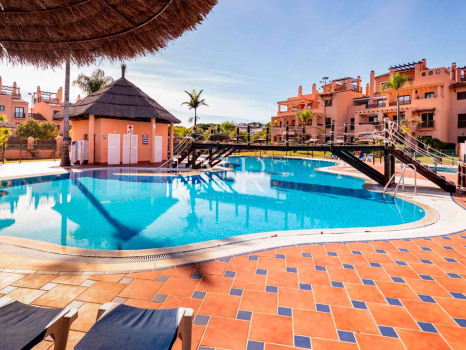 Appartement en bord de mer à Hacienda del Sol, Estepona, à vendre